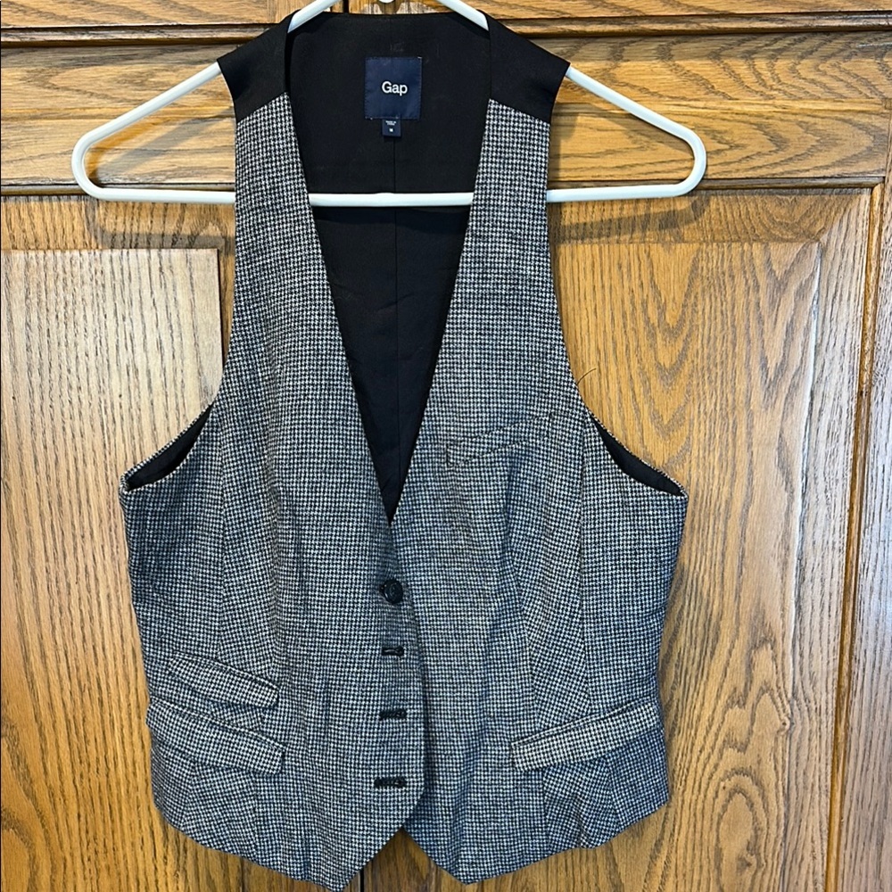 Gap Black and White Houndstooth Vest